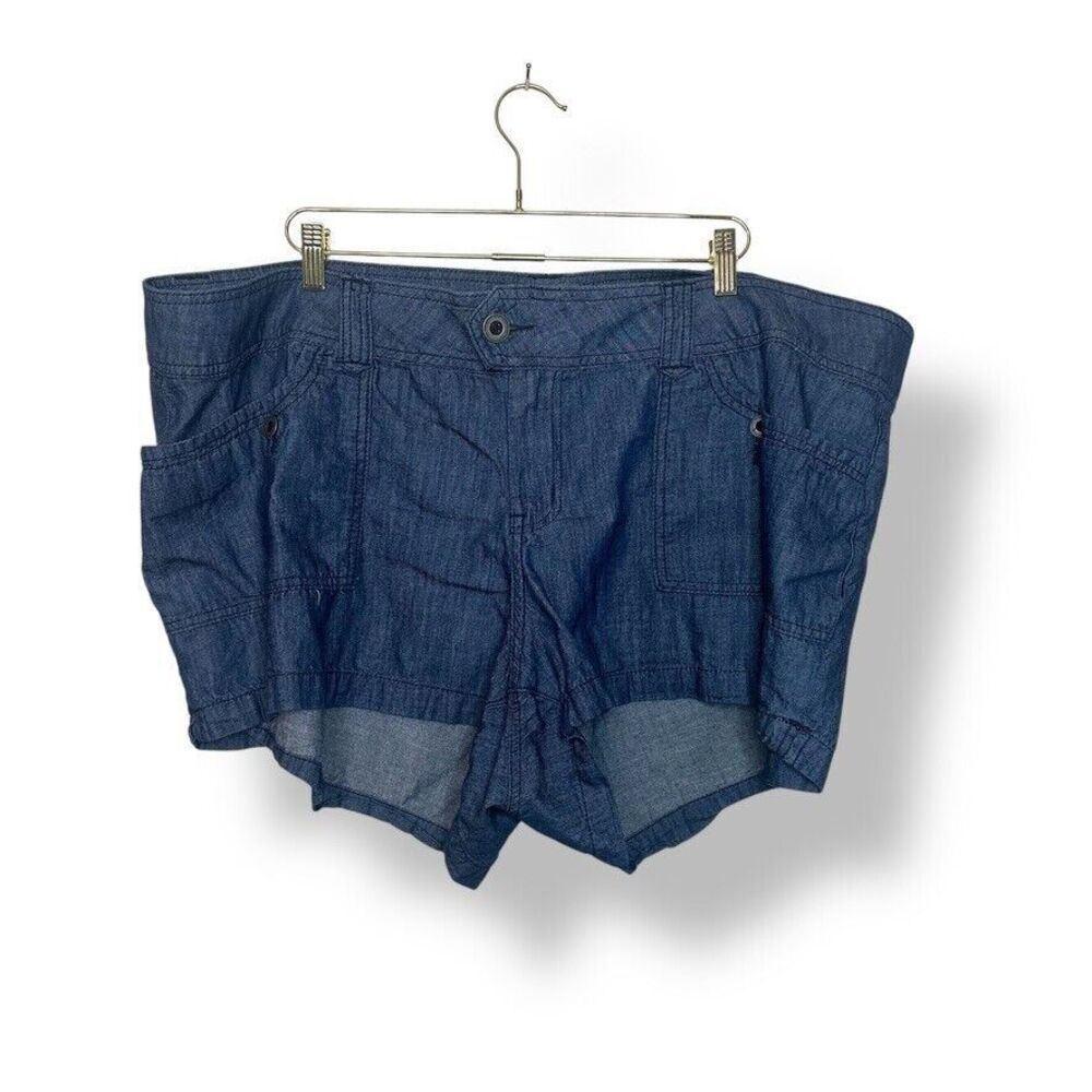 Torrid‎ Denim Chambray Extended Tab Mid Rise 3” Inseam Shorts 26 Plus Casual